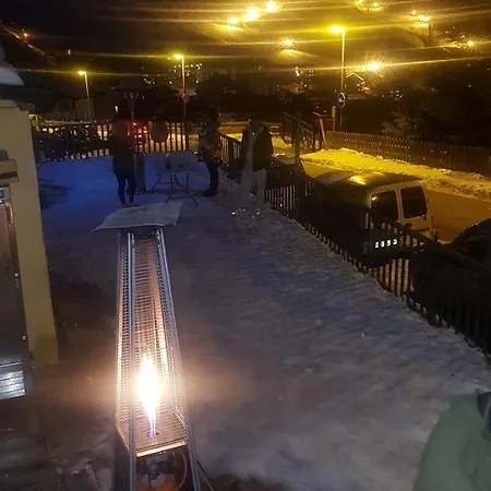 Sierra Nevada Hostel Хостел Сьєрра-Невада