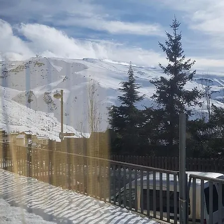 Sierra Nevada Hostel Хостел *