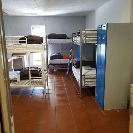 Sierra Nevada Hostel * Сьєрра-Невада